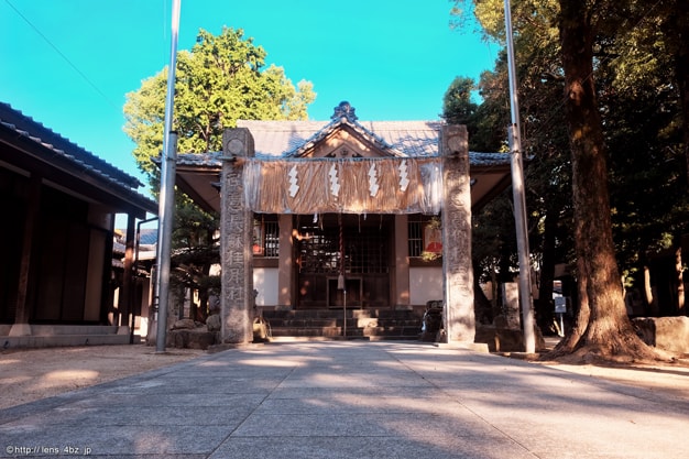 埴安神社　社殿と鳥居